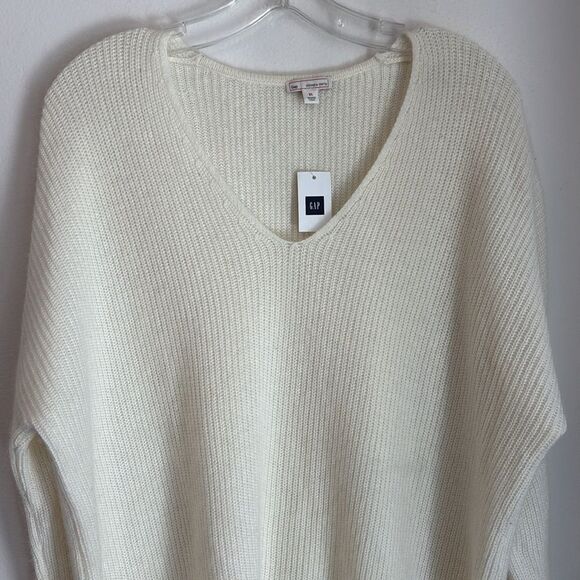 GAP Women's rabbit Hair V-Neck Cream knit classic warm holiday Sweater XL NWT - Picture 2 of 9